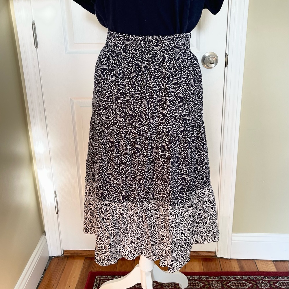 Ann Taylor Factory NWT Navy & White Floral Skirt